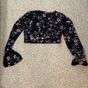 Long sleeve crop top